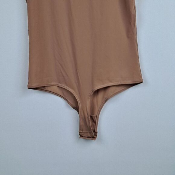 Skims ladies Jelly bodysuit NWT - Picture 6 of 9